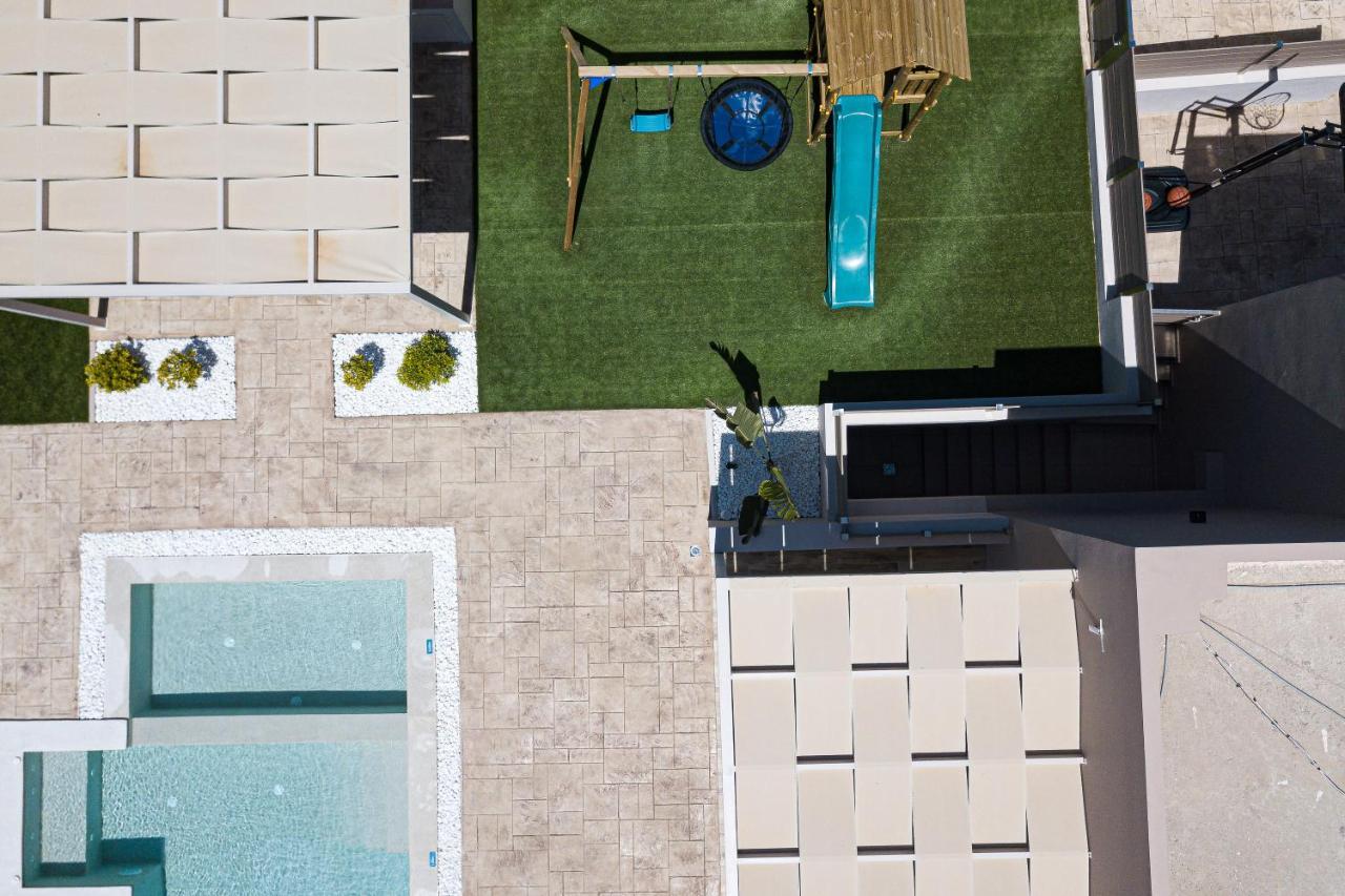 Koin Villa Sunset, With Heated Pool & Whirlpool, By Thinkvilla Perama  Exterior photo