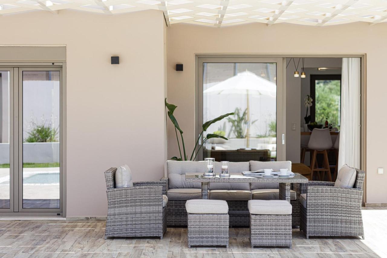 Koin Villa Sunset, With Heated Pool & Whirlpool, By Thinkvilla Perama  Exterior photo