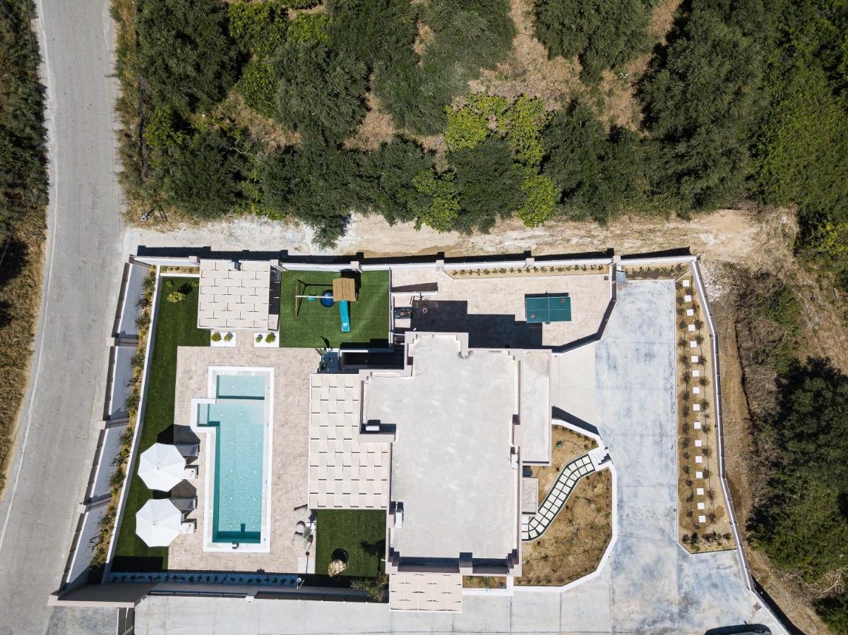 Koin Villa Sunset, With Heated Pool & Whirlpool, By Thinkvilla Perama  Exterior photo