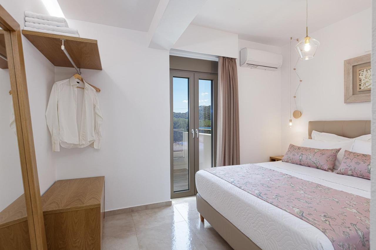 Koin Villa Sunset, With Heated Pool & Whirlpool, By Thinkvilla Perama  Exterior photo